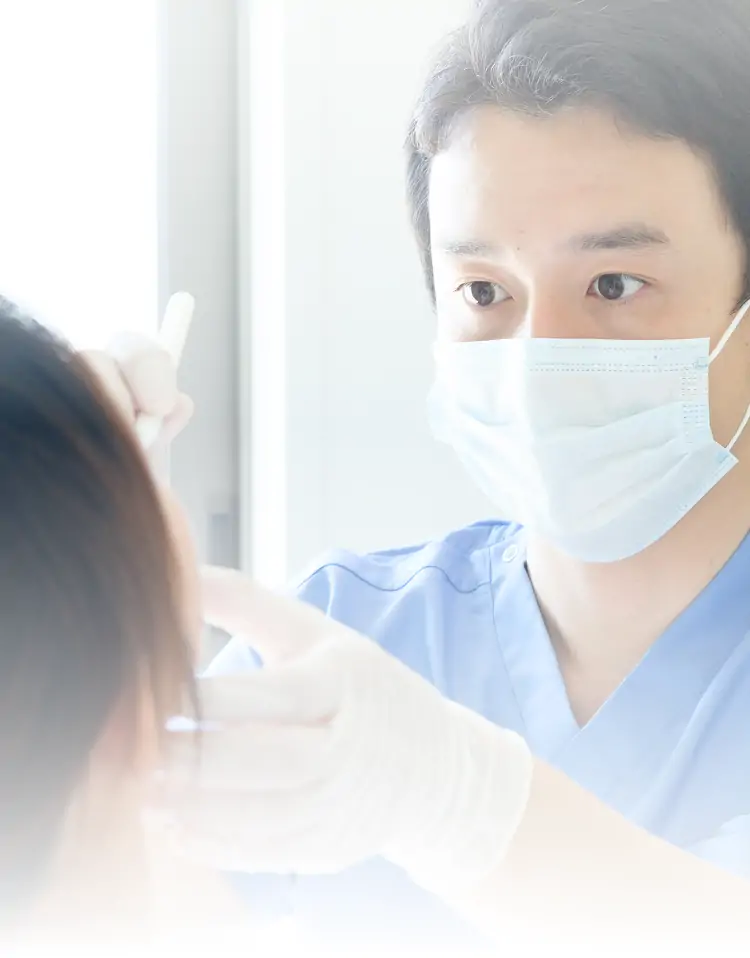 院長が施術する様子